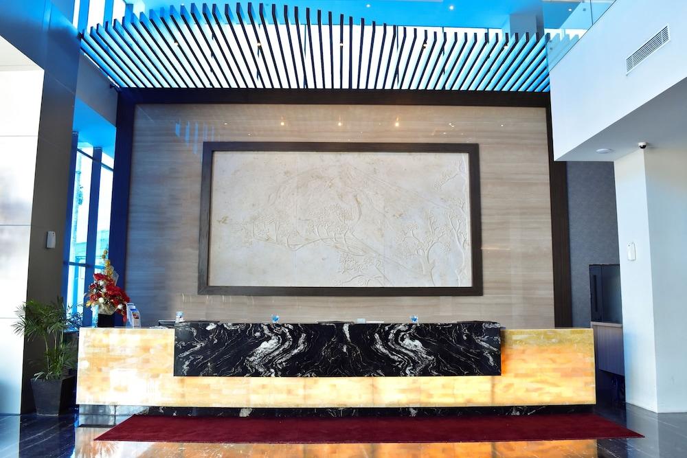 Platinum Hotel & Convention Hall Balikpapan Esterno foto