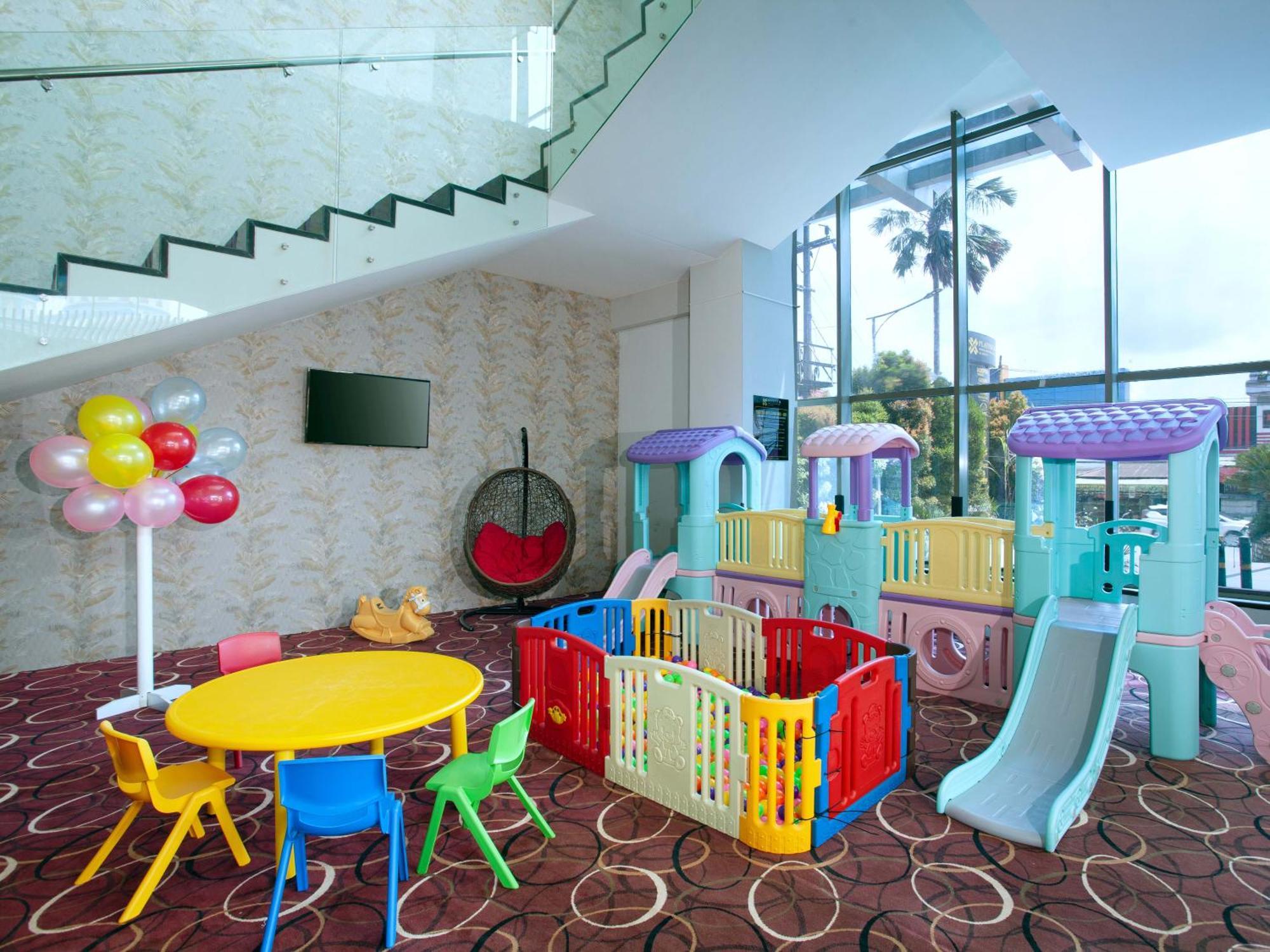 Platinum Hotel & Convention Hall Balikpapan Esterno foto