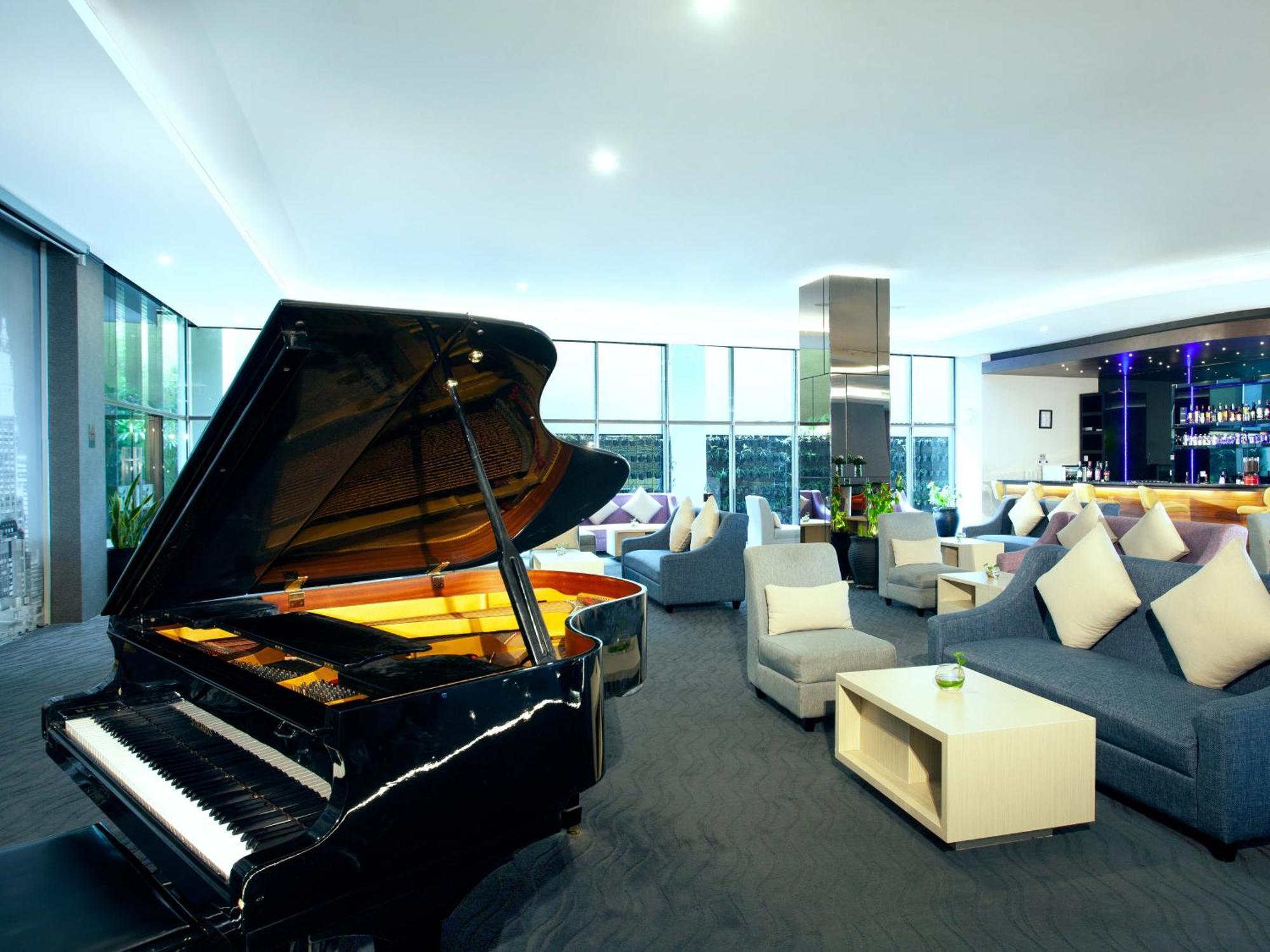 Platinum Hotel & Convention Hall Balikpapan Esterno foto