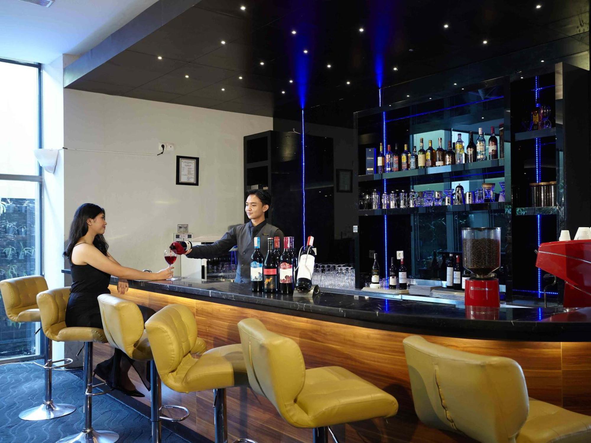 Platinum Hotel & Convention Hall Balikpapan Esterno foto