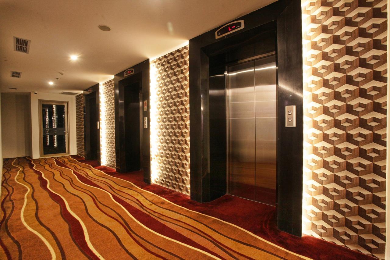 Platinum Hotel & Convention Hall Balikpapan Esterno foto