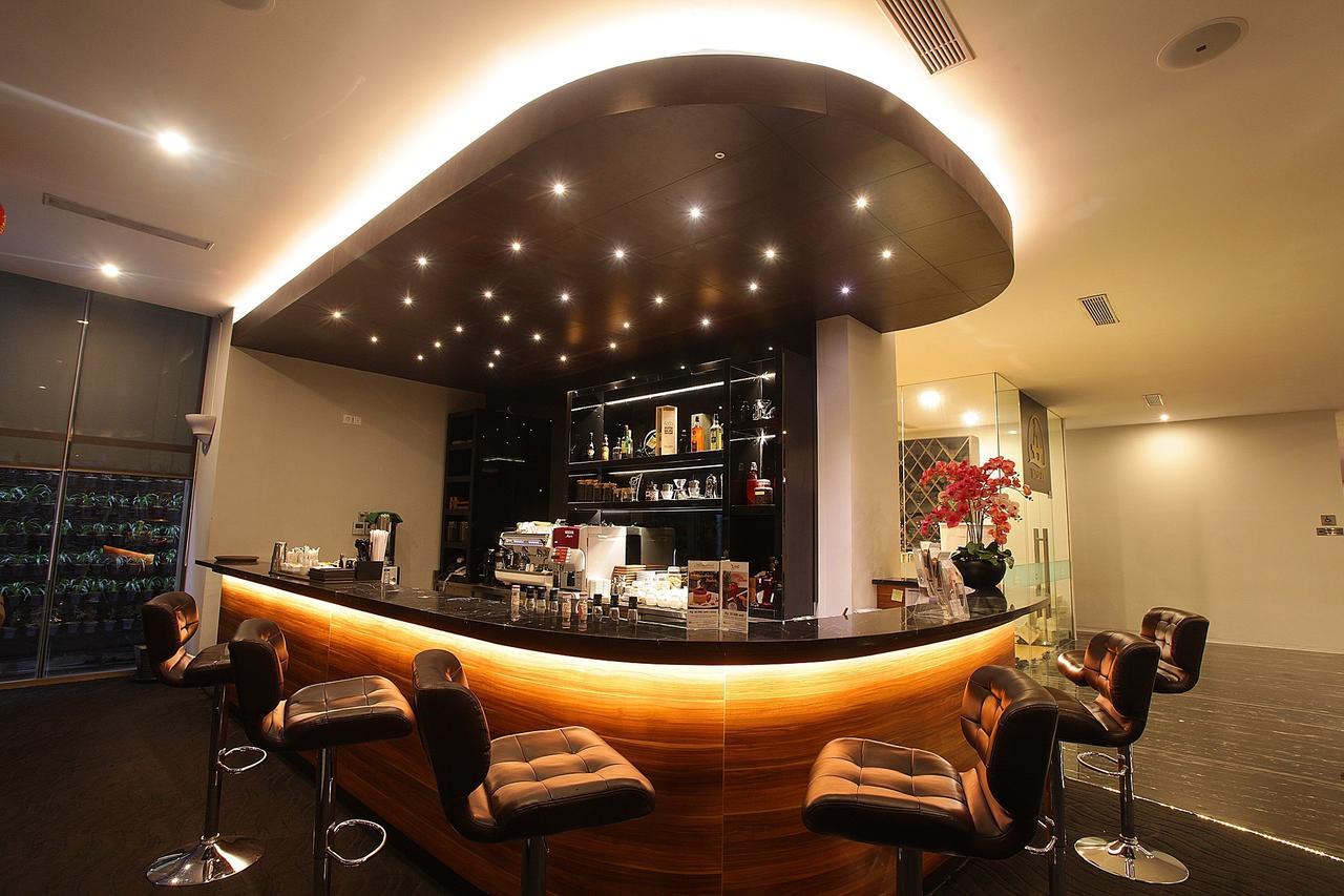 Platinum Hotel & Convention Hall Balikpapan Esterno foto