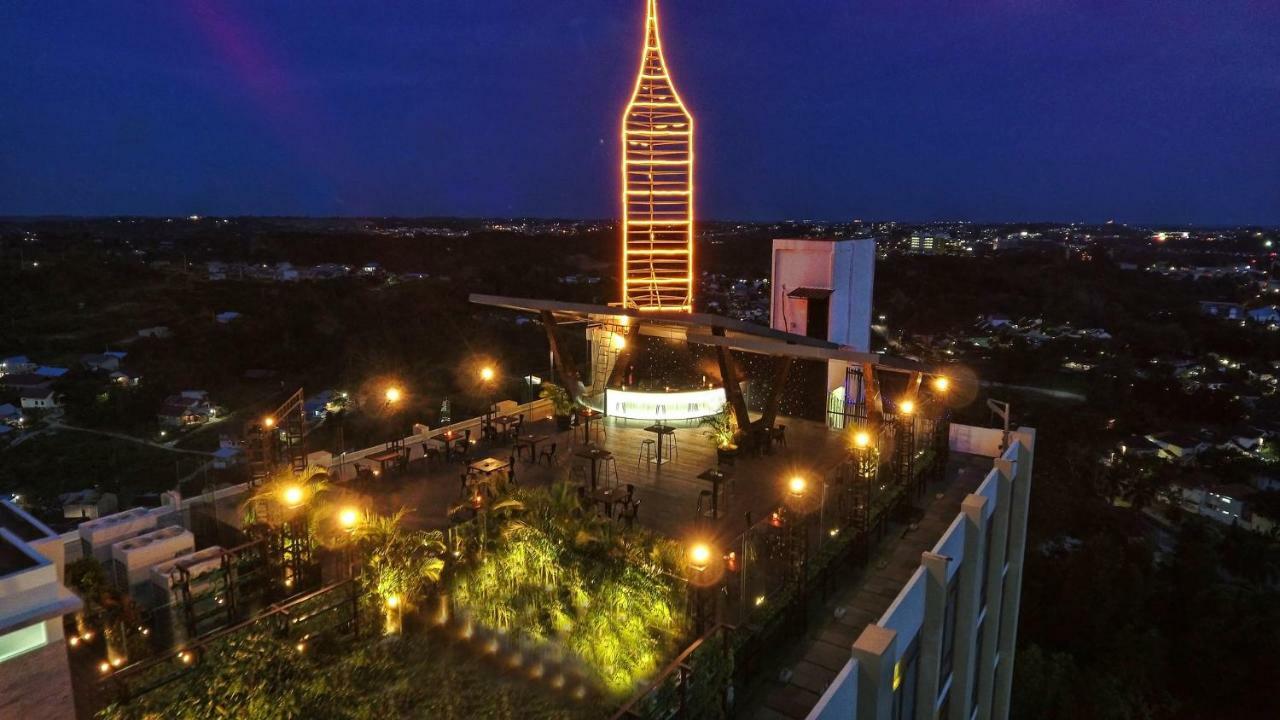 Platinum Hotel & Convention Hall Balikpapan Esterno foto